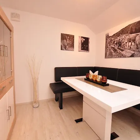 Ferienwohnung Alpenterrasse *